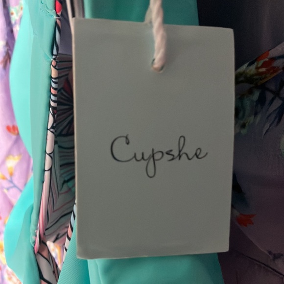 Cupshe fabulous reversible, sexy bathing suit, open back size small - Picture 7 of 7